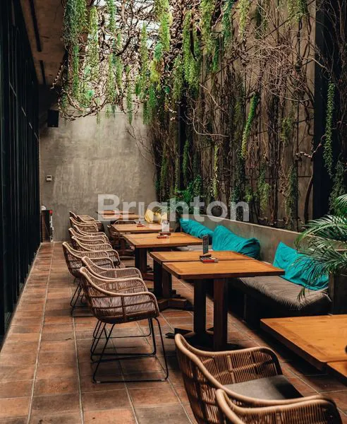 image GEDUNG LUXURY COMMERCIAL AREA STRATEGIS SURABAYA BARAT RAYA KUPANG INDAH (4)