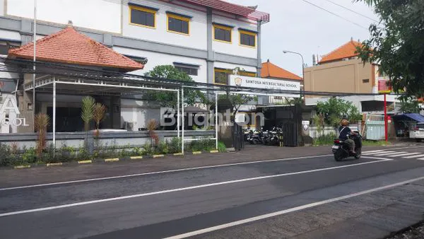 image RUMAH COCOK UNTUK BISNIS DAN TEMPAT TINGGAL (3)