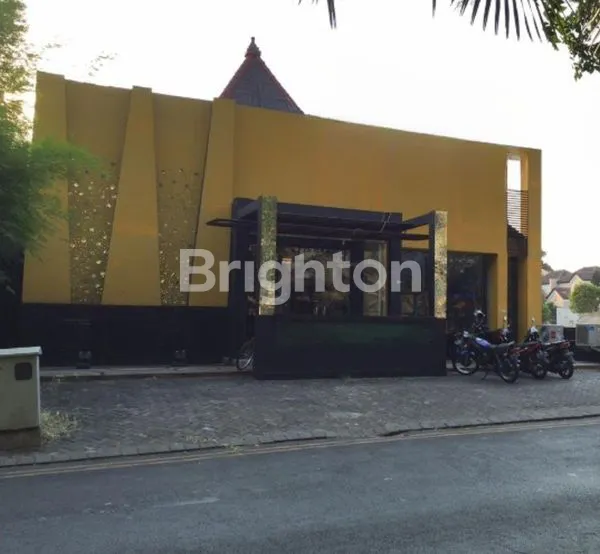 Gambar Property RUMAH USAHA DI JALAN UTAMA CITRALAND SURABAYA BARAT COCOK UNTUK CAFE