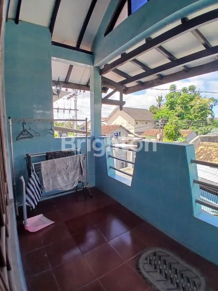 image RUMAH 2 LANTAI PINGGIR JALAN ASPAL SIAP HUNI LOKASI BANTENG BARU (5)