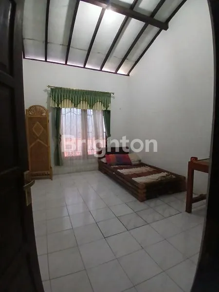 image RUMAH 2 LANTAI PINGGIR JALAN ASPAL SIAP HUNI LOKASI BANTENG BARU (6)