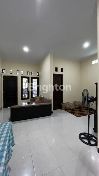 image RUMAH RAPI BARU DI RENOVASI SIAP HUNI DI DAERAH CILEDUG RAYA (2)