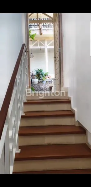 image RUMAH MINIMALIS KONSEP BALI KLASIK DI BIAUNG (4)