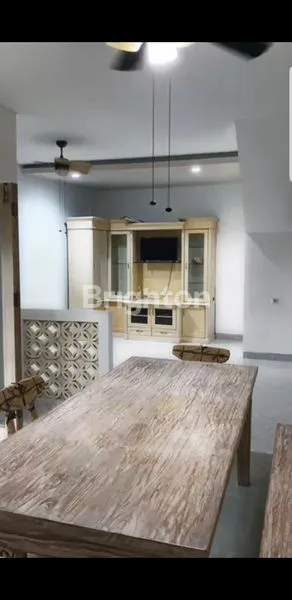 image RUMAH MINIMALIS KONSEP BALI KLASIK DI BIAUNG (1)