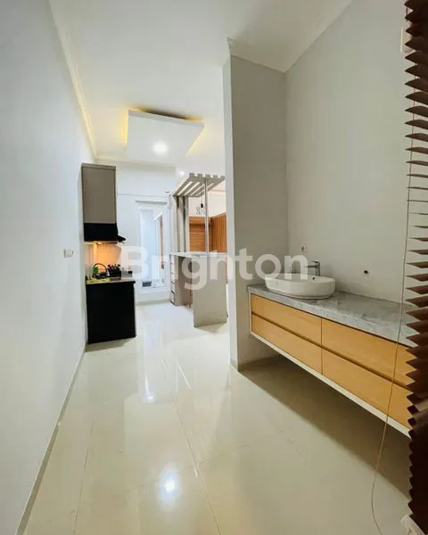 image RUMAH 2 LANTAI JALAN GODEAN  (3)