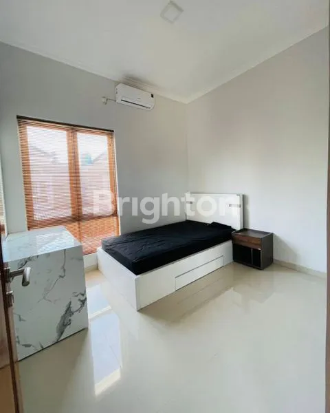 image RUMAH 2 LANTAI JALAN GODEAN  (4)