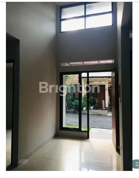 image RUMAH MEWAH 2M DI GRIYA PESANGGRAHAN - 10 MENIT KE MRT & PIM (2)