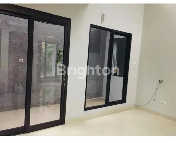 image RUMAH MEWAH 2M DI GRIYA PESANGGRAHAN - 10 MENIT KE MRT & PIM (5)