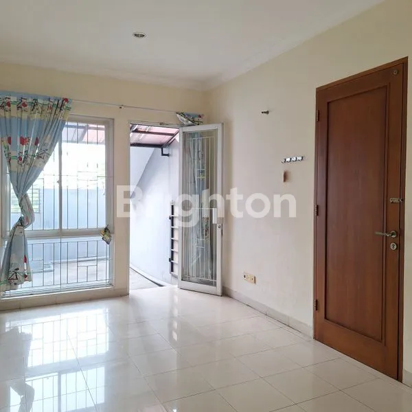 image RUMAH TINGGAL 2.5 LANTAI (8)