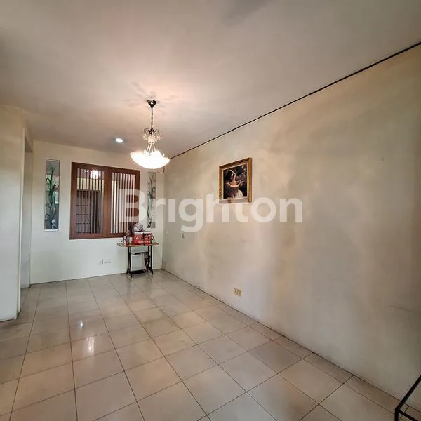 image RUMAH TINGGAL 2.5 LANTAI (5)