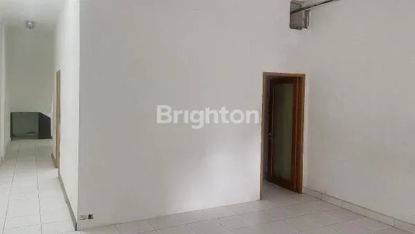 image RUKO 3 LANTAI STRATEGIS DEKAT PINTU MASUK TOL ATAS TUBAN KUTA (2)