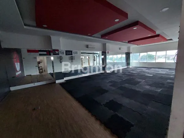 image RUKO 3 LANTAI, COCOK UNTUK TEMPAT USAHA LOKASI STRATEGIS (4)