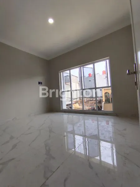 image RUMAH BARU 3 LANTAI DI DURI KEPA,JAKARTA BARAT (3)