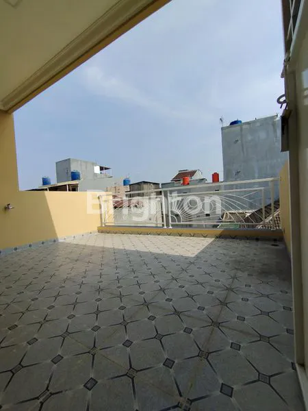 image RUMAH BARU 3 LANTAI DI DURI KEPA,JAKARTA BARAT (1)