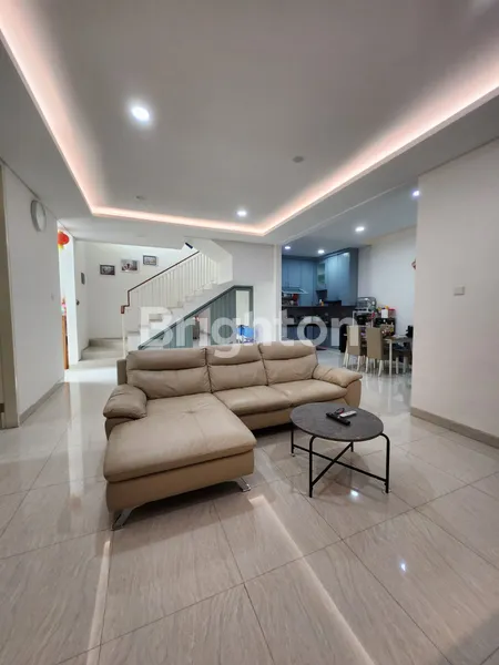 image RUMAH DI GRAND PAKUWON (BRISBANE) SURABAYA  (7)