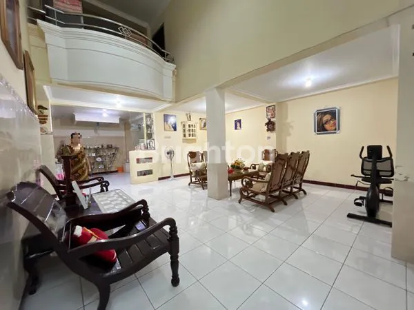 image RUMAH 3 LANTAI SIAP HUNI PERUMAHAN GROGOL SOLOBARU (3)