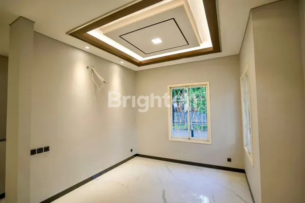 image RUMAH 2 LANTAI SIAP HUNI FULL RENOVASI DI SPRINGS SUMMARECON SERPONG (4)
