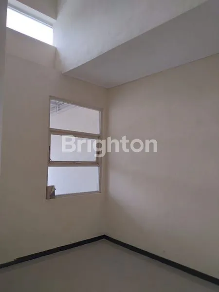 image RUMAH SIAP HUNI WISMA TIRTA AGUNG RUNGKUT GUNUNG ANYAR (7)