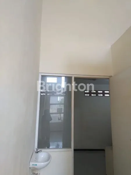 image RUMAH SIAP HUNI WISMA TIRTA AGUNG RUNGKUT GUNUNG ANYAR (3)