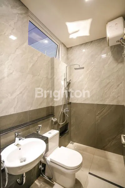 image RUMAH 2 LANTAI SIAP HUNI FULL RENOVASI DI SPRINGS SUMMARECON SERPONG (7)