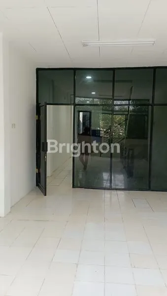 image RUKO 3 LANTAI STRATEGIS DI TELUK GONG, PARKIR LUAS, LOKASI KOMERSIAL (5)