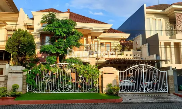 image RUMAH 2 LANTAI SIAP HUNI DI PERUM ELITE SURABAYA TIMUR (1)