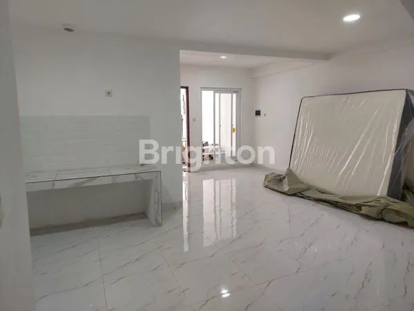 image RUMAH 3 LANTAI DI TAMAN PALEM LESTARI CENGKARENG (4)