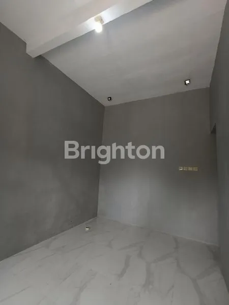 image RUMAH HOOK 2LANTAI SUKODONO (2)