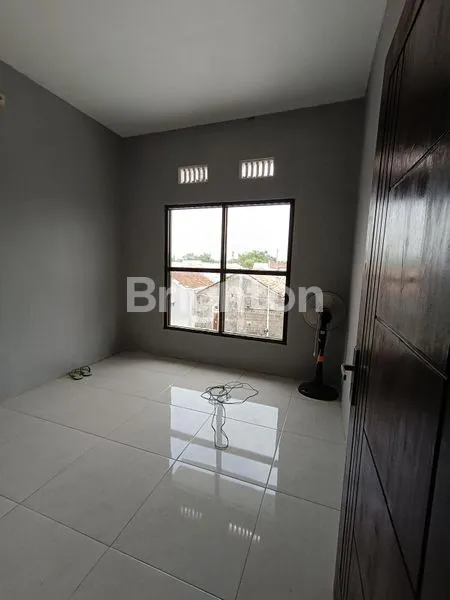 image RUMAH HOOK 2LANTAI SUKODONO (7)