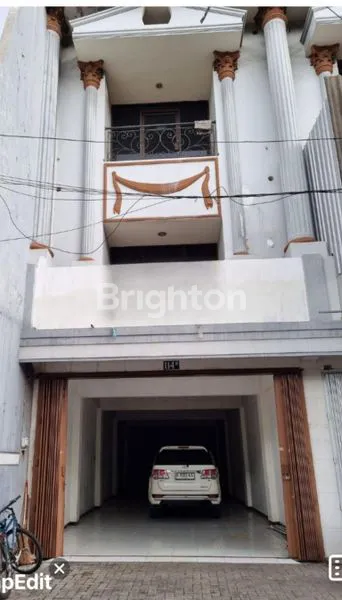 RUKO 3,5 LANTAI LOKASI STRATEGIS AREA NGAGEL NOL JALAN KAWASAN RAMAI PADAT PENDUDUK