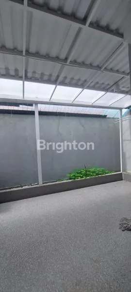 image RUMAH PARAMOUNT PETAL SUDAH RENOVASI (7)