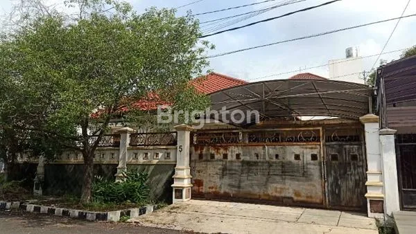 image RUMAH LAMA TERAWAT MANYAR KARTIKA (1)
