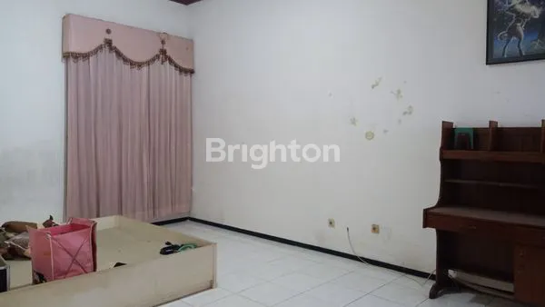 image RUMAH LAMA TERAWAT MANYAR KARTIKA (7)