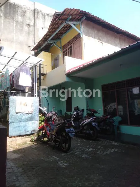 image RUMAH UTAMA BESERTA 4 RUMAH PETAK DI SRENGSENG KEMBANGAN JAKARTA BARAT (3)