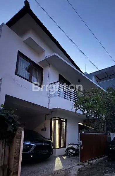 VILLA 2 LANTAI FULL FURNISHED DEKAT PANTAI PADANG GALAK SANUR