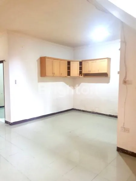 image RUMAH SEWA DUA LANTAI (5)