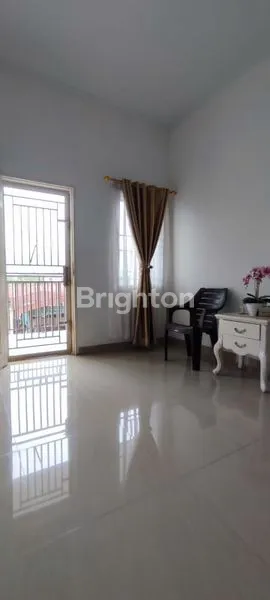 image RUMAH 2 LANTAI FULL FURNISHED STRATEGIS DI ARENGKA PERMATA (8)