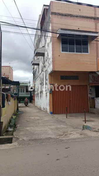 image RUKO 2,5 LANTAI DISEWAKAN (2)