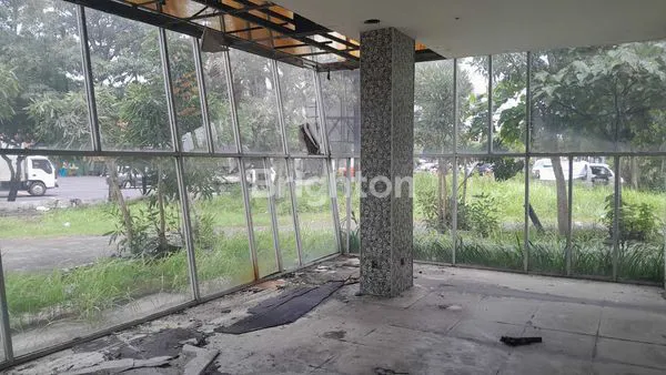 image BANGUNAN KOMERSIAL SUPER LUAS SURABAYA PUSAT (6)