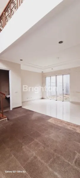 image RUMAH THE GRENWICH BSD (2)