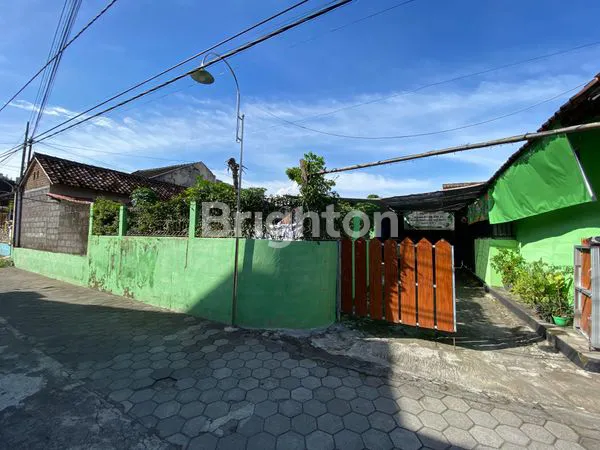 image DIJUAL CEPAT RUMAH STRATEGIS 8 KAMAR TIDUR DI JALAN GODEAN KM 5, SLEMAN (1)