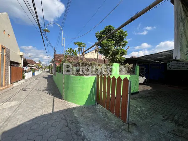 image DIJUAL CEPAT RUMAH STRATEGIS 8 KAMAR TIDUR DI JALAN GODEAN KM 5, SLEMAN (3)