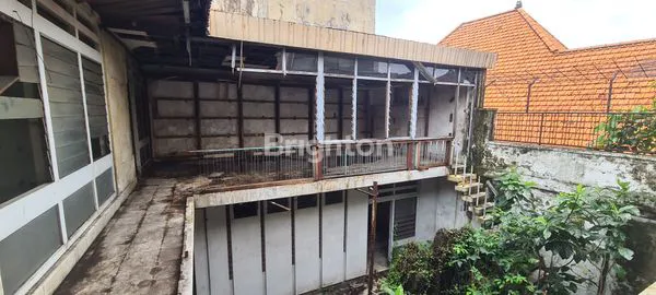 image LUAS 571 M2, RUMAH PUSAT KOTA JL. RAYA SULAWESI  (4)