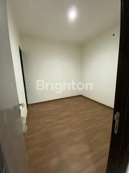 image RUMAH MODERN MINIMALIS DI SUVARNA SUTERA (7)