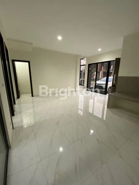 image RUMAH MODERN MINIMALIS DI SUVARNA SUTERA (3)