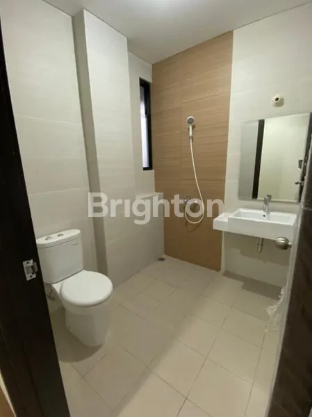 image RUMAH MODERN MINIMALIS DI SUVARNA SUTERA (5)