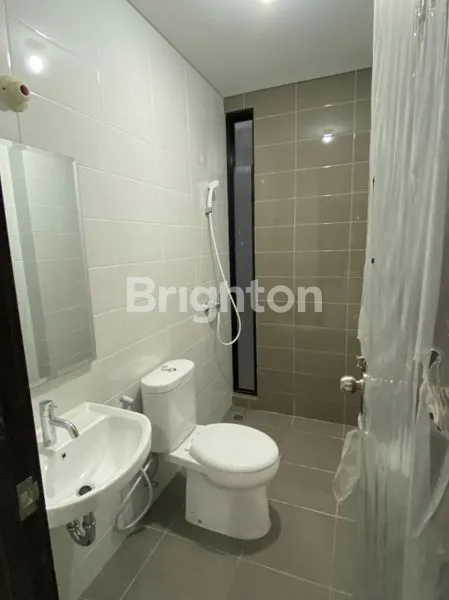 image RUMAH MODERN MINIMALIS DI SUVARNA SUTERA (6)