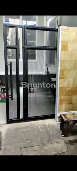 image RUMAH BARU 3 1/2 LANTAI KARANG ANYAR (1)