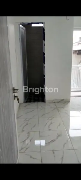 image RUMAH BARU 3 1/2 LANTAI KARANG ANYAR (8)