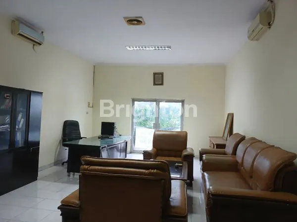 image RUKO TIGA LANTAI RATULANGI (4)